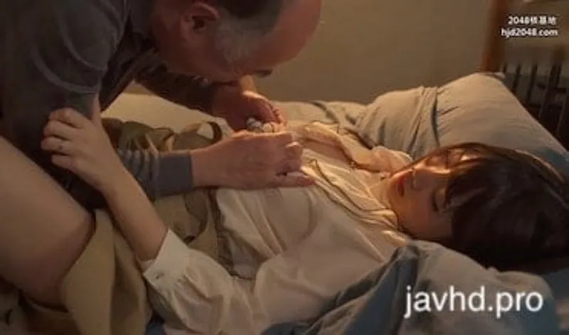 ông chồng đi vắng bà xã bị lão già gần nhà hiếp suzu harumiya